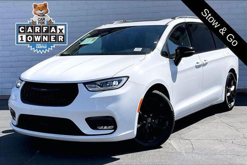 Used 2026 Chrysler Pacifica LimitedImage 1