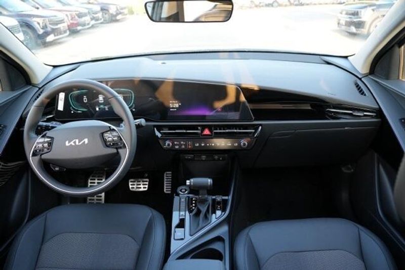 New 2025 Kia Niro EXImage 16