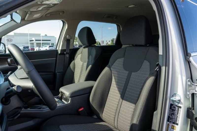 New 2026 Kia Sorento LXImage 13