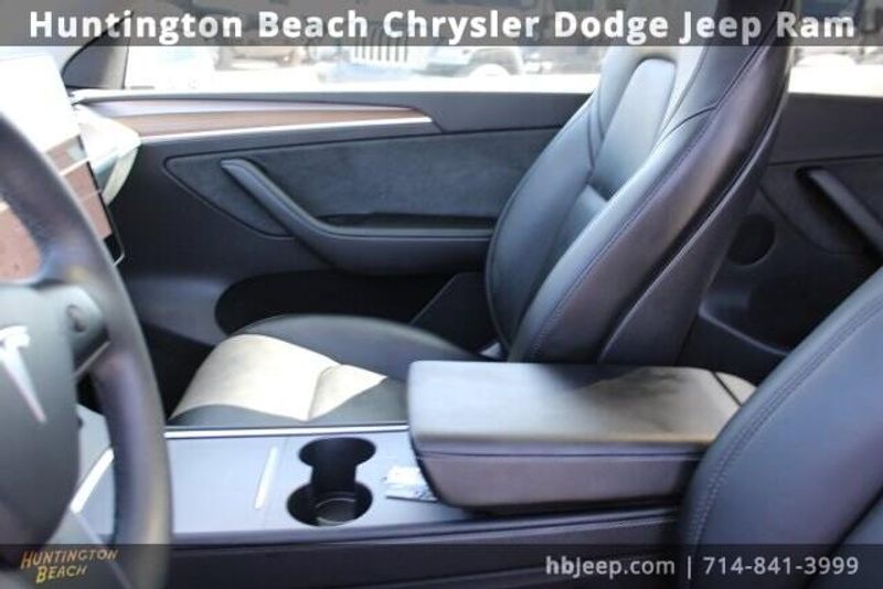 2023 Tesla Model Y Long RangeImage 28
