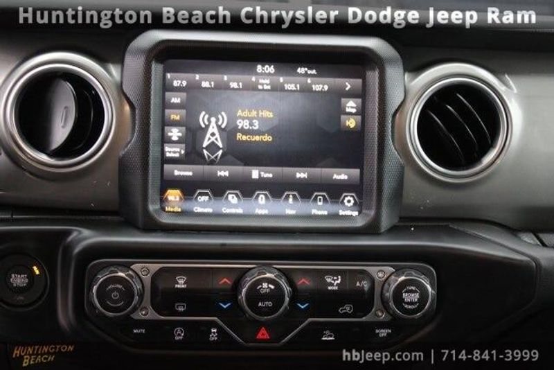 2022 Jeep Wrangler Unlimited SaharaImage 15