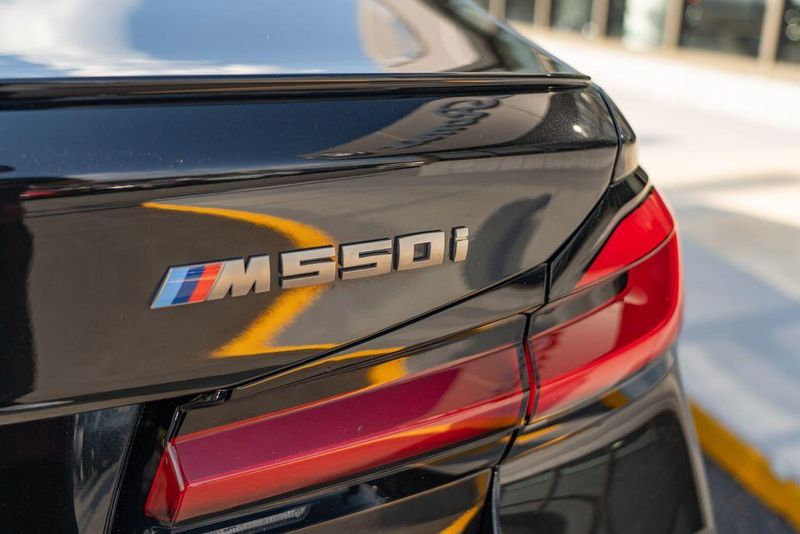 2022 Bmw M550i xDrive photo 5