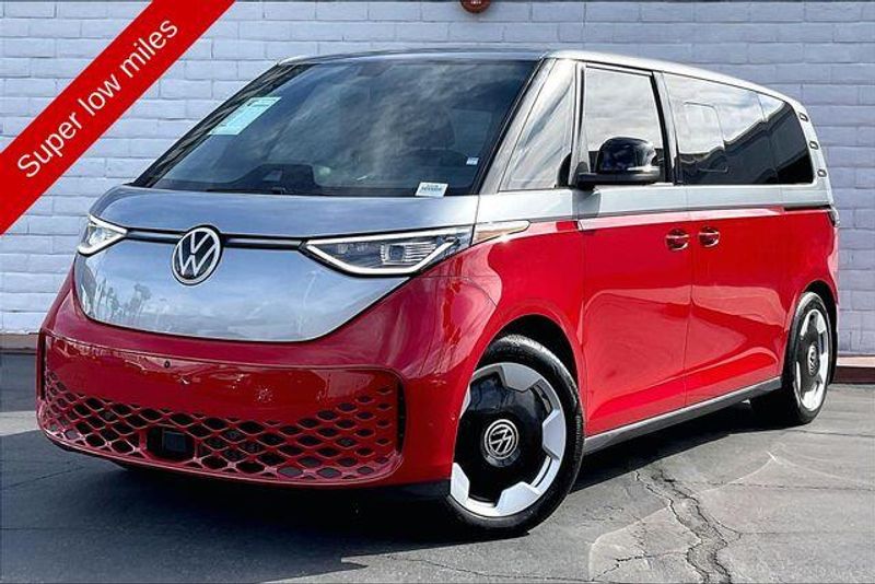 Used 2025 Volkswagen ID. Buzz Pro S PlusImage 1