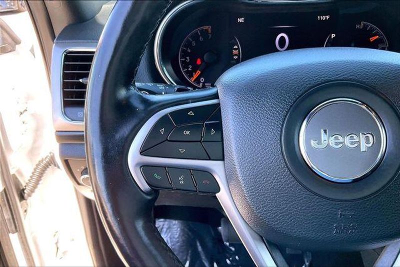 Used 2021 Jeep Grand Cherokee Laredo XImage 18