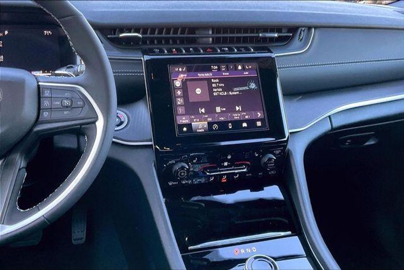 New 2025 Jeep Grand Cherokee L Altitude 4x2Image 5