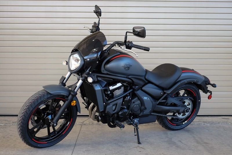 2024 KAWASAKI Vulcan S Caf in a GRAY exterior color. Family PowerSports (877) 886-1997 familypowersports.com 