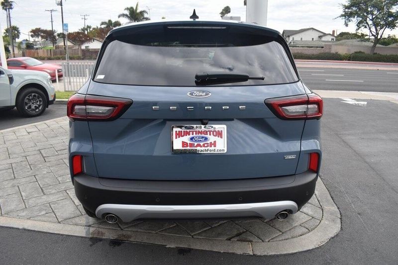 2025 Ford Escape Plug-In Hybrid BaseImage 8