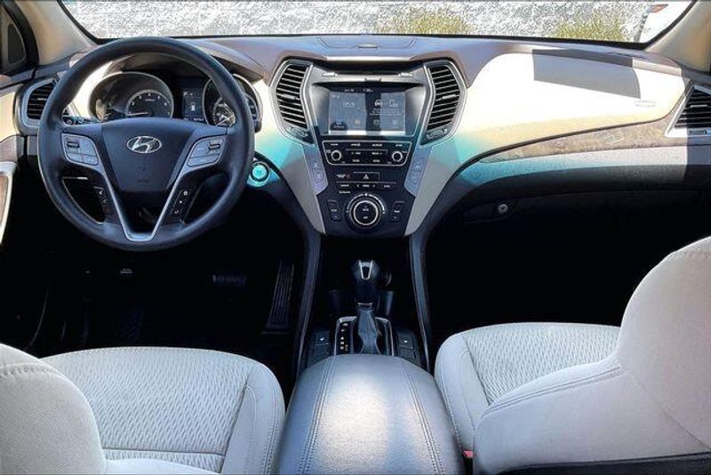 Used 2018 Hyundai Santa Fe Sport 2.4 BaseImage 15
