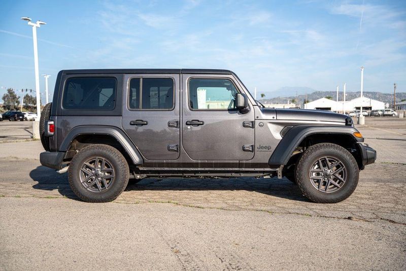 Used 2025 Jeep Wrangler Sport SImage 8