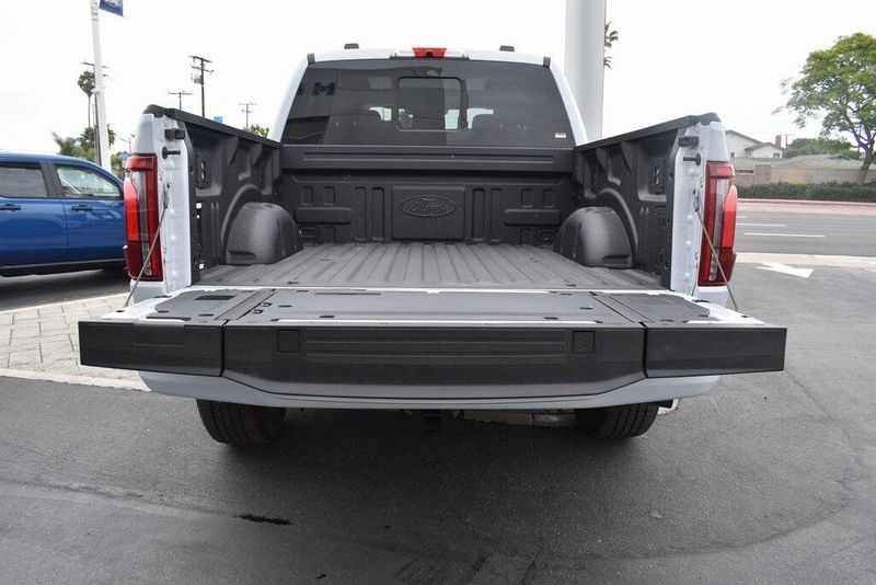 New 2025 Ford F-150 PlatinumImage 9