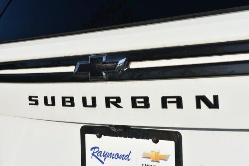 Used 2022 Chevrolet Suburban Z71Image 14