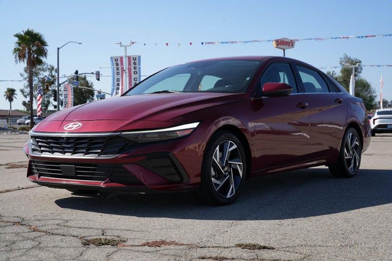 Used 2024 Hyundai Elantra LimitedImage 3