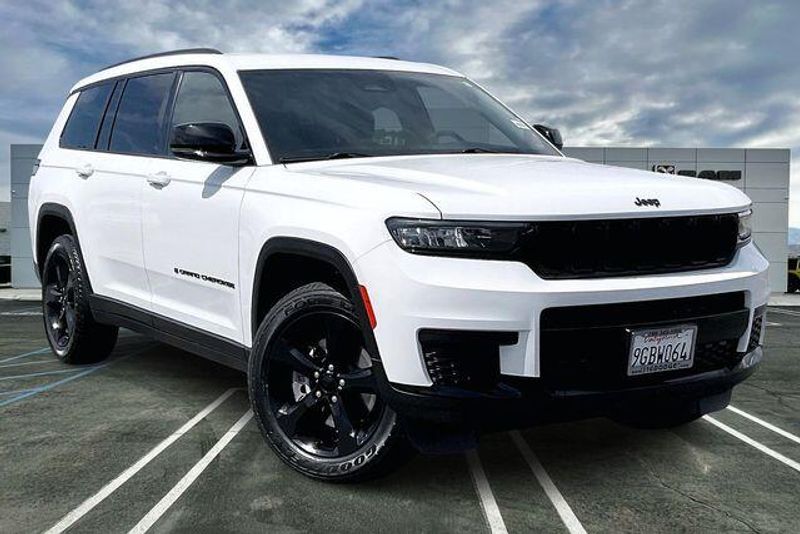 Used 2023 Jeep Grand Cherokee L AltitudeImage 11