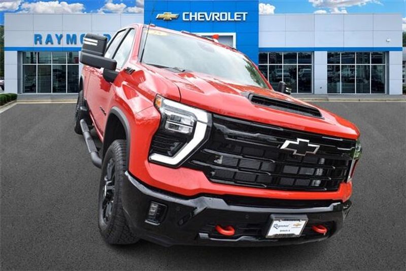 New 2025 Chevrolet Silverado 2500HD LTImage 9