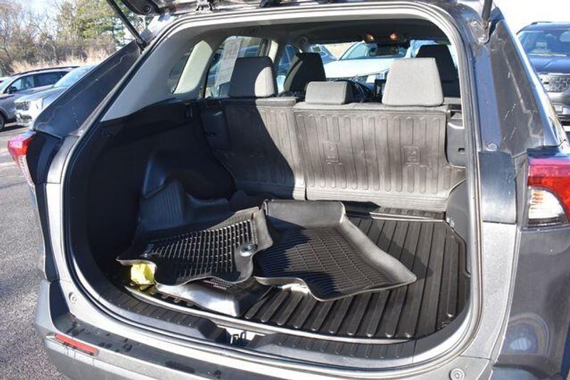 Used 2020 Toyota RAV4 XLEImage 16