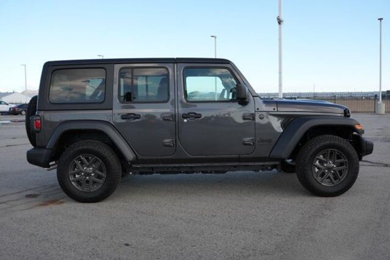 Used 2025 Jeep Wrangler Sport SImage 8