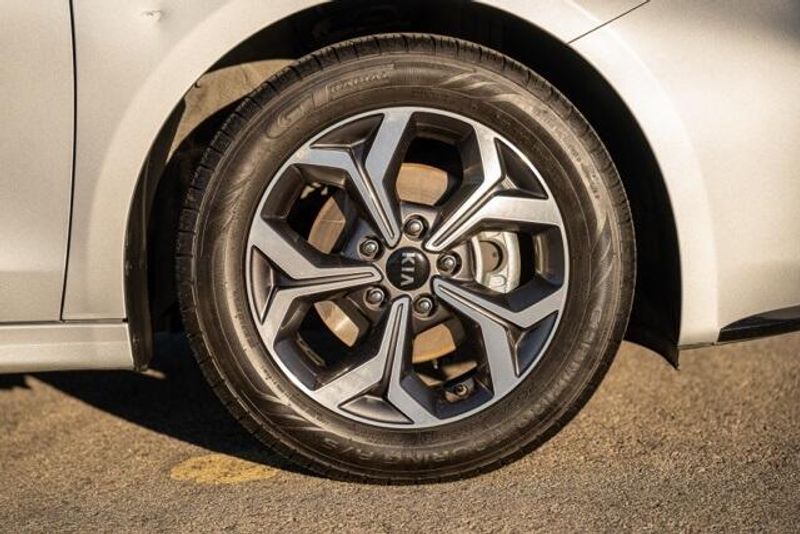 Used 2021 Kia Forte LXSImage 9