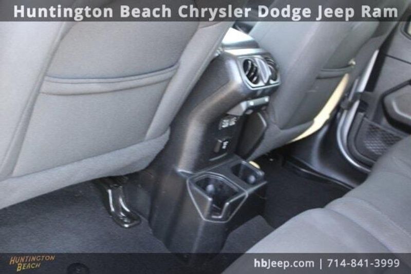 2020 Jeep Wrangler Unlimited SaharaImage 33
