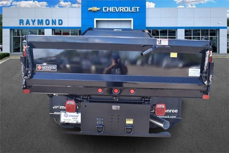 2024 Chevrolet Silverado 5500HD 1WTImage 4