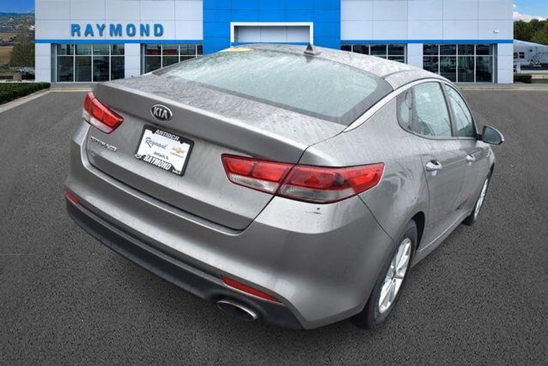 Used 2016 Kia Optima LXImage 3