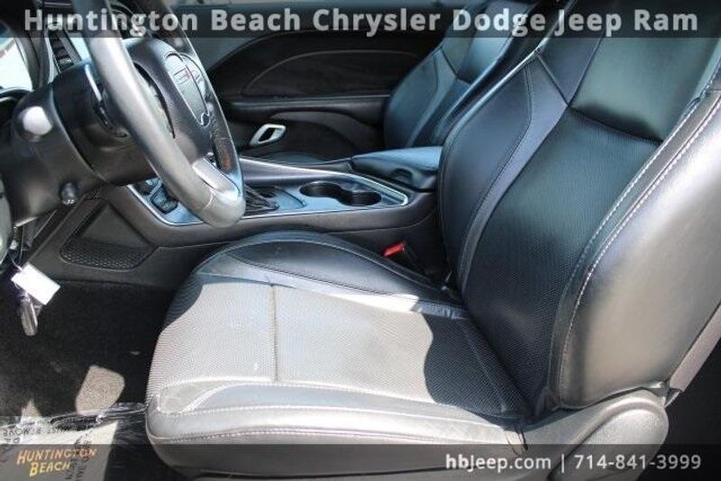 2015 Dodge Challenger SXTImage 33