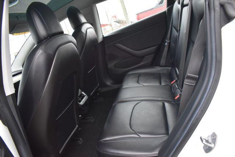 Used 2018 Tesla Model 3 Long RangeImage 18