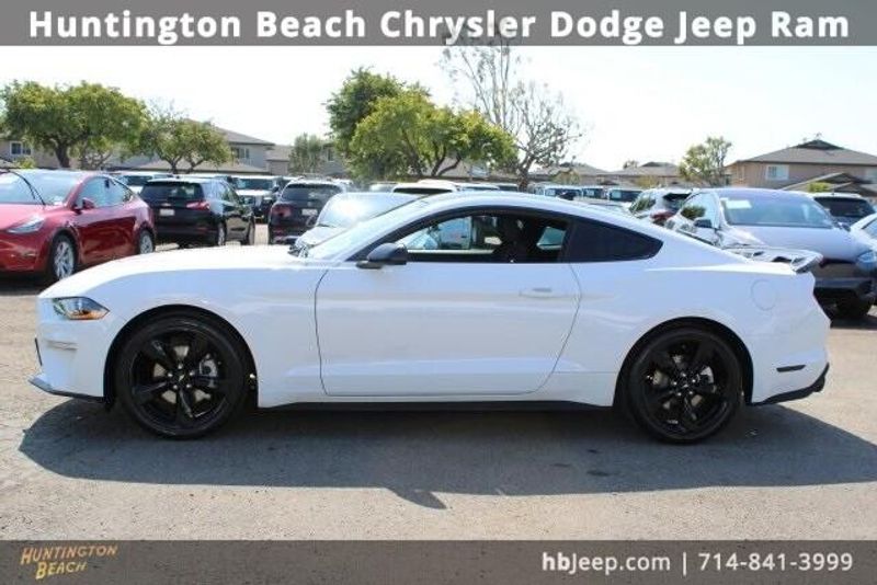 2022 Ford Mustang EcoboostImage 8