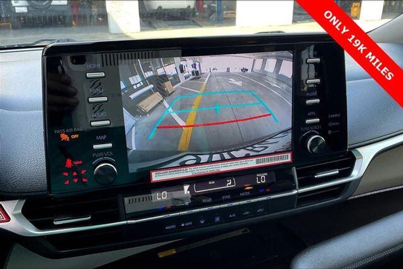 Used 2022 Toyota Sienna LEImage 21