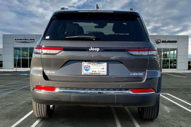 New 2025 Jeep Grand Cherokee Laredo X 4x4Image 3