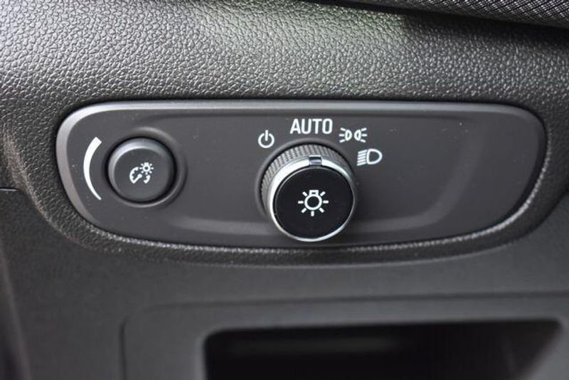 Used 2025 Chevrolet TrailBlazer ActivImage 28