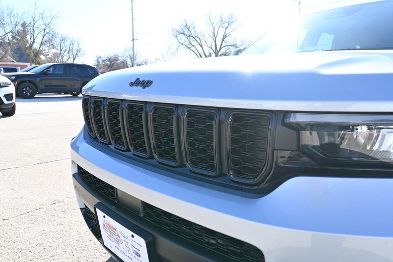 2025 Jeep Grand Cherokee L Altitude XImage 5