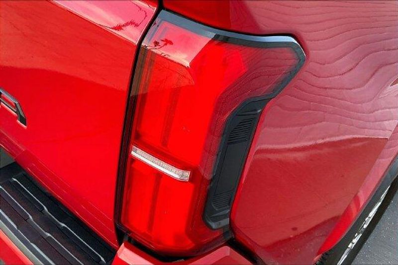 Used 2025 Toyota Tacoma SR5Image 28