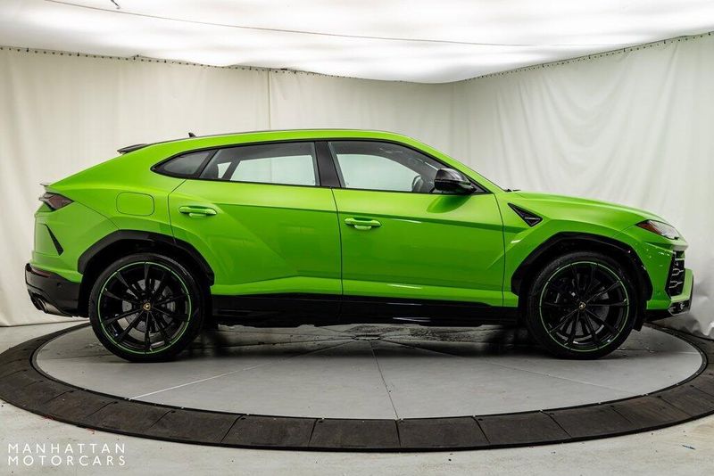 2021 Lamborghini Urus Pearl CapsuleImage 6