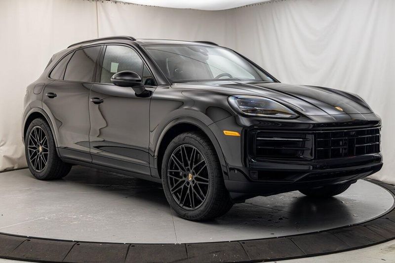 2024 Porsche Cayenne BaseImage 7