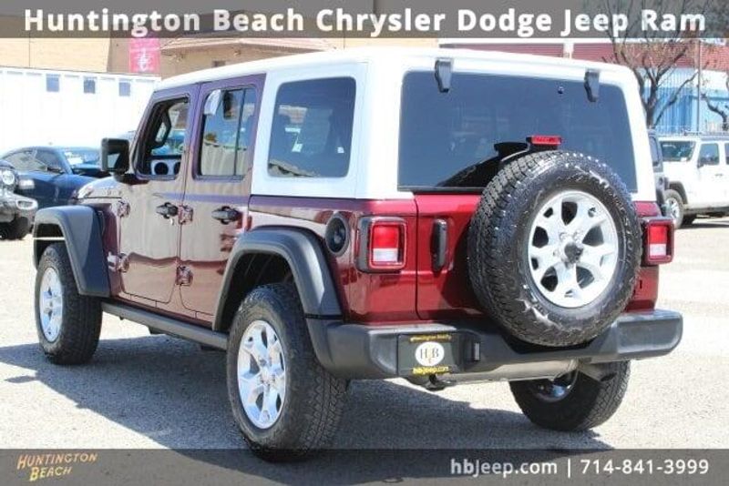 2021 Jeep Wrangler Unlimited IslanderImage 3