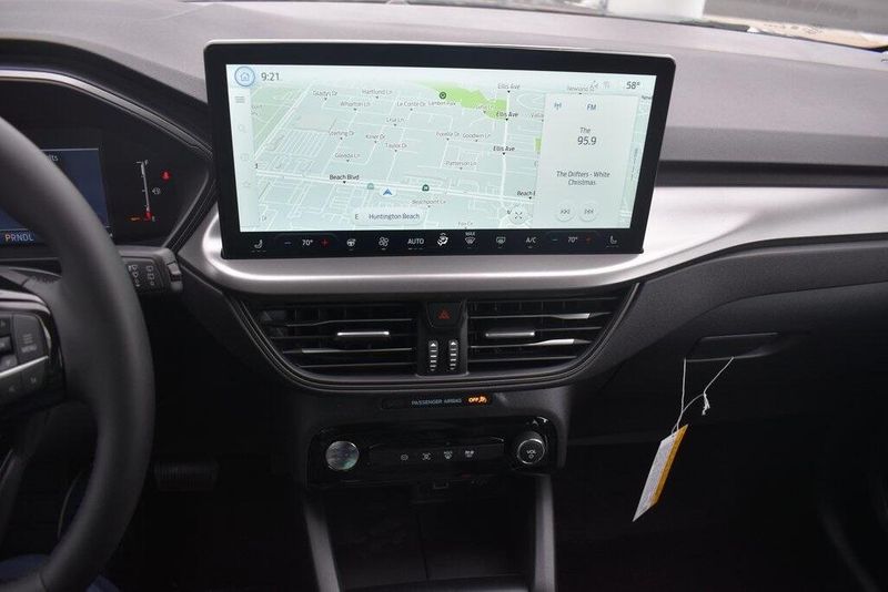 2025 Ford Escape Plug-In Hybrid BaseImage 18