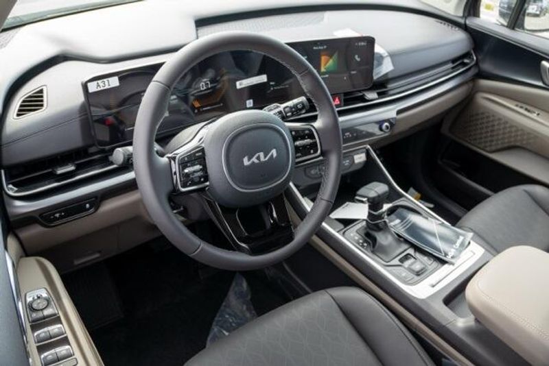 New 2026 Kia Carnival Hybrid EXImage 10