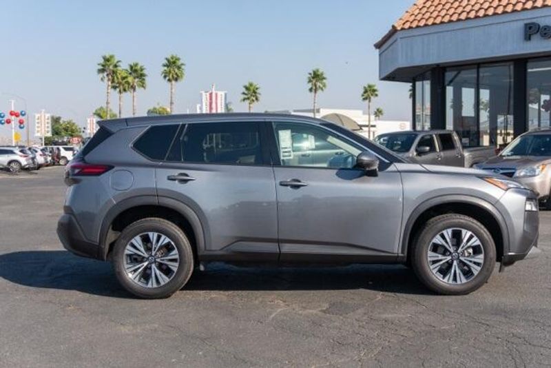 Used 2021 Nissan Rogue SVImage 8