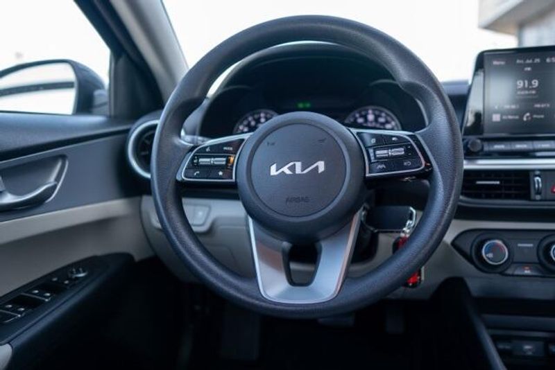 Used 2023 Kia Forte LXSImage 17