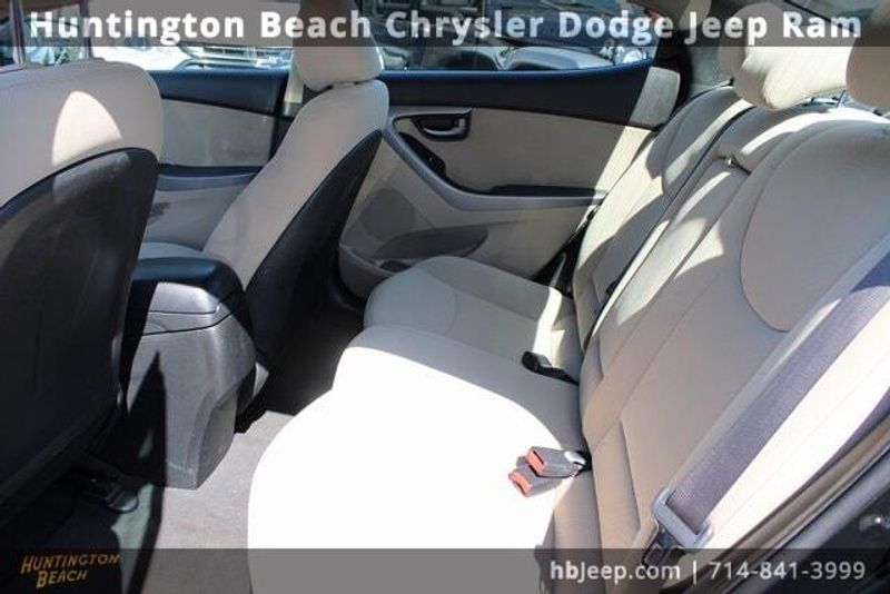 2014 Hyundai Elantra SEImage 29