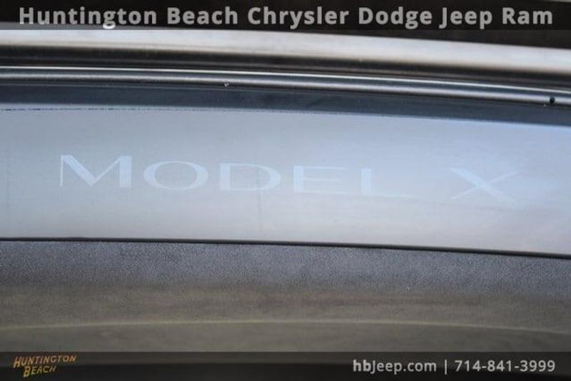 2022 Tesla Model X BaseImage 33