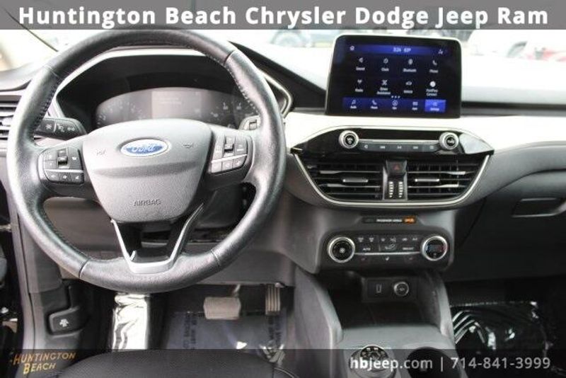 2020 Ford Escape SELImage 12