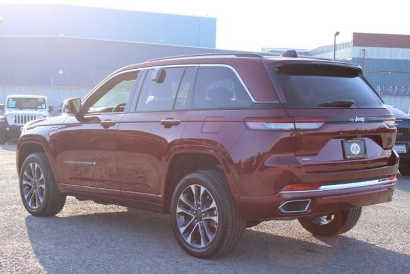 2023 Jeep Grand Cherokee 4xe OverlandImage 3