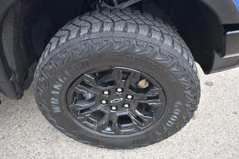 Used 2023 Chevrolet Silverado 1500 ZR2Image 13