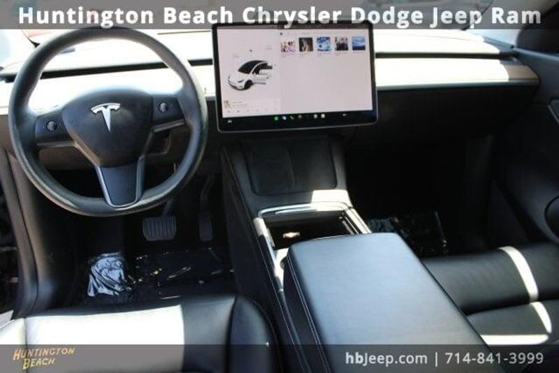 2021 Tesla Model Y Long RangeImage 11
