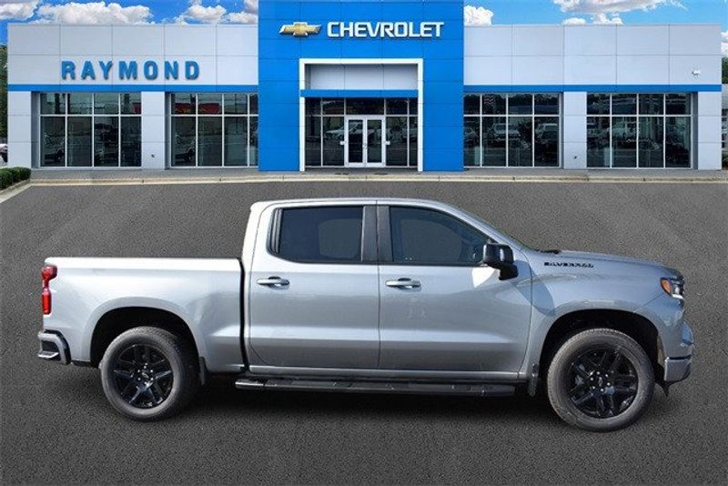 2024 Chevrolet Silverado 1500 RSTImage 2