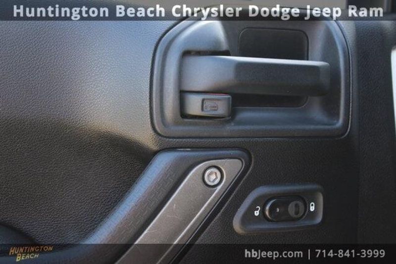 2016 Jeep Wrangler JK SportImage 16
