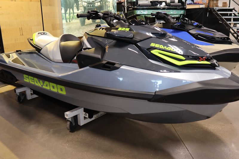 2025 SEADOO RXTX 325 WITH SOUND SYSTEM ICE METAL AND MANTA GREEN 