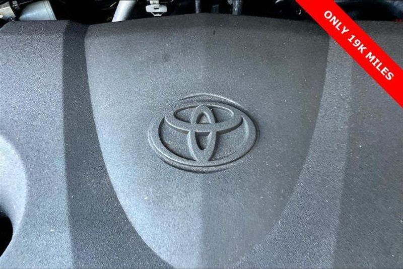 Used 2022 Toyota Sienna LEImage 32