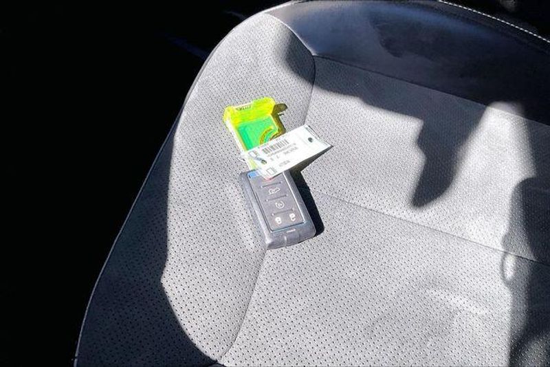 Used 2025 Jeep Grand Cherokee Altitude XImage 11